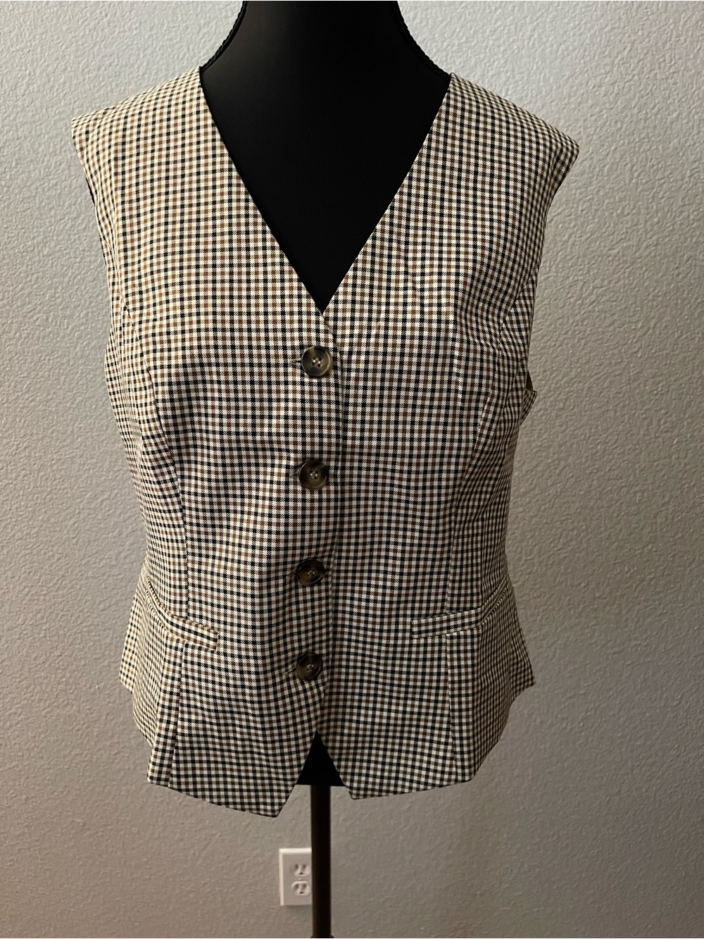 Source Unknown Black and White Gingham Button Front Vest